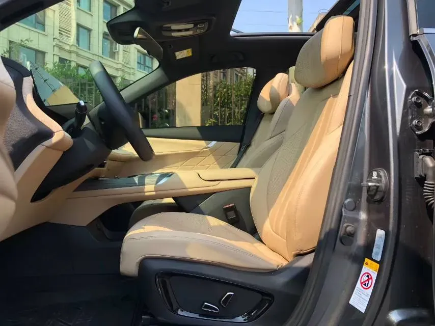 2025 ChangAn CS75 Plus 1.5T 192HP L4 8AT,autocango,china used car exporter,china ev exporter,chinese used car exporter,chinese used ev exporter