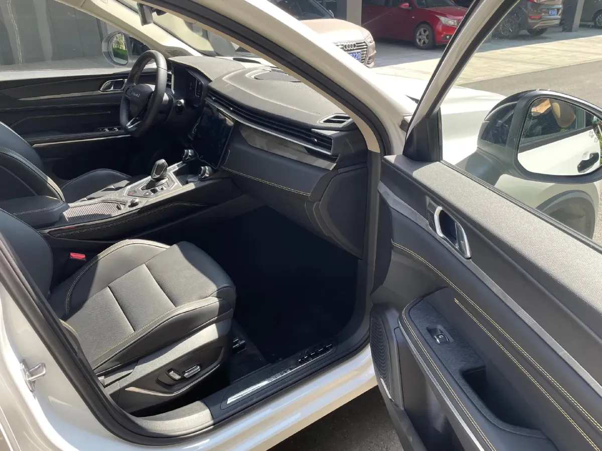 2023 MAXUS Interstellar 2.0T 261HP L4 8AT,autocango,china used car exporter,china ev exporter,chinese used car exporter,chinese used ev exporter