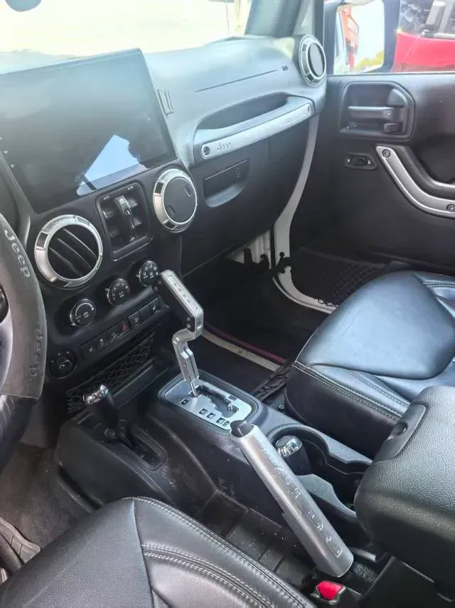 2017 Jeep Wrangler 3.0L 234HP V6 5AT,autocango,china used car exporter,china ev exporter,chinese used car exporter,chinese used ev exporter