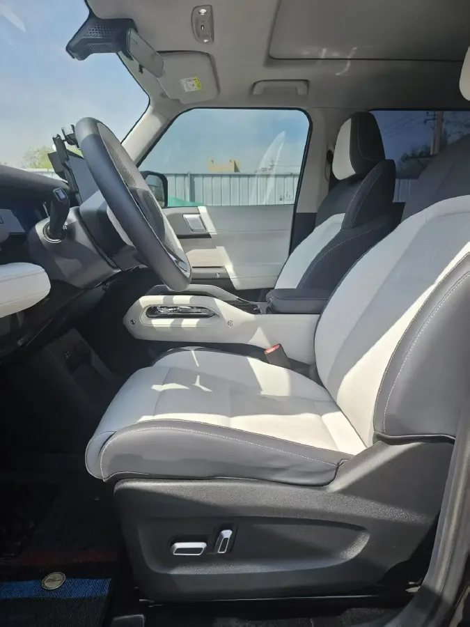 2024 iCAR iCAR 03 BEV 65.69KWH,autocango,china used car exporter,china ev exporter,chinese used car exporter,chinese used ev exporter