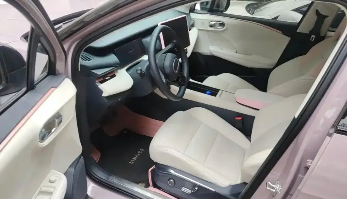 2025 LYNK&CO 06 1.5T 181HP L4 7DCT,autocango,china used car exporter,china ev exporter,chinese used car exporter,chinese used ev exporter