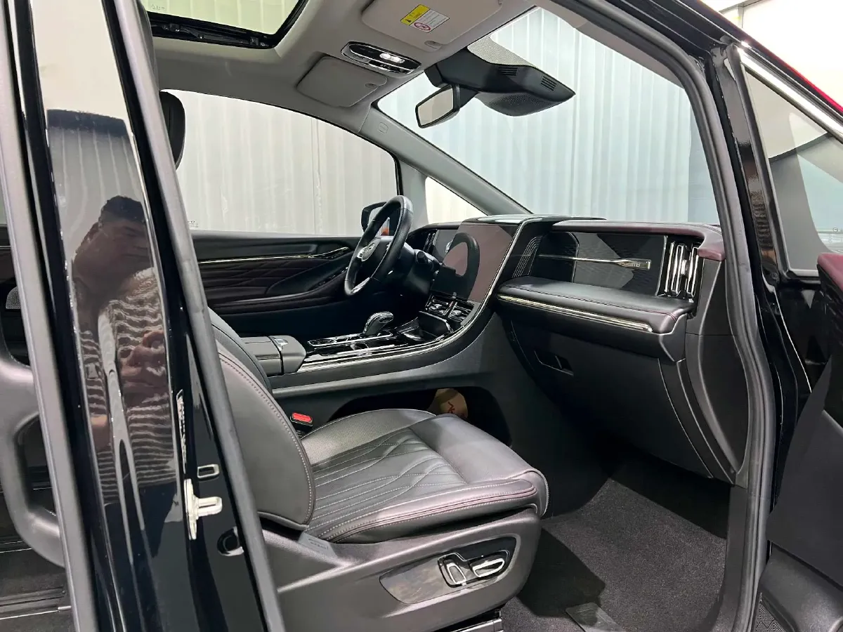 2024 GAC Trumpchi M8 2.0T 252HP L4 8AT,autocango,china used car exporter,china ev exporter,chinese used car exporter,chinese used ev exporter
