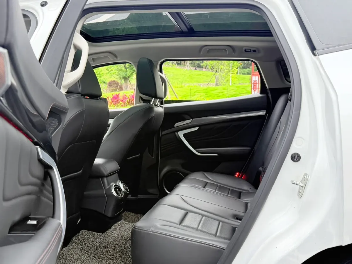 2017 WEY VV7 2.0T 234HP L4 7DCT,autocango,china used car exporter,china ev exporter,chinese used car exporter,chinese used ev exporter