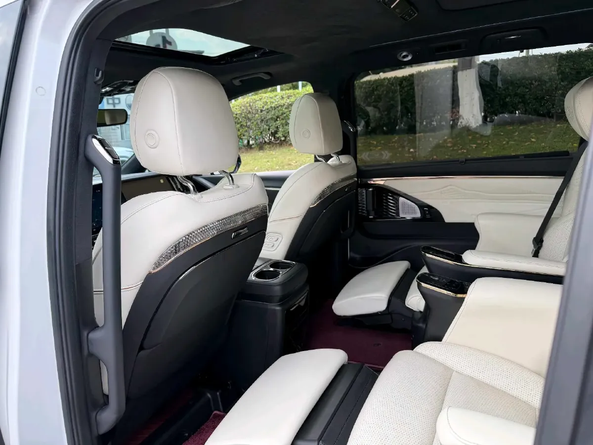 2023 GAC Trumpchi M8 2.0T 252HP L4 8AT,autocango,china used car exporter,china ev exporter,chinese used car exporter,chinese used ev exporter