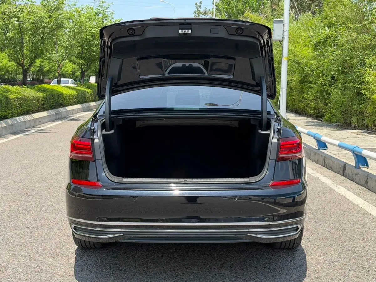 2022 Xpeng P7 BEV 60.2KWH,autocango,china used car exporter,china ev exporter,chinese used car exporter,chinese used ev exporter