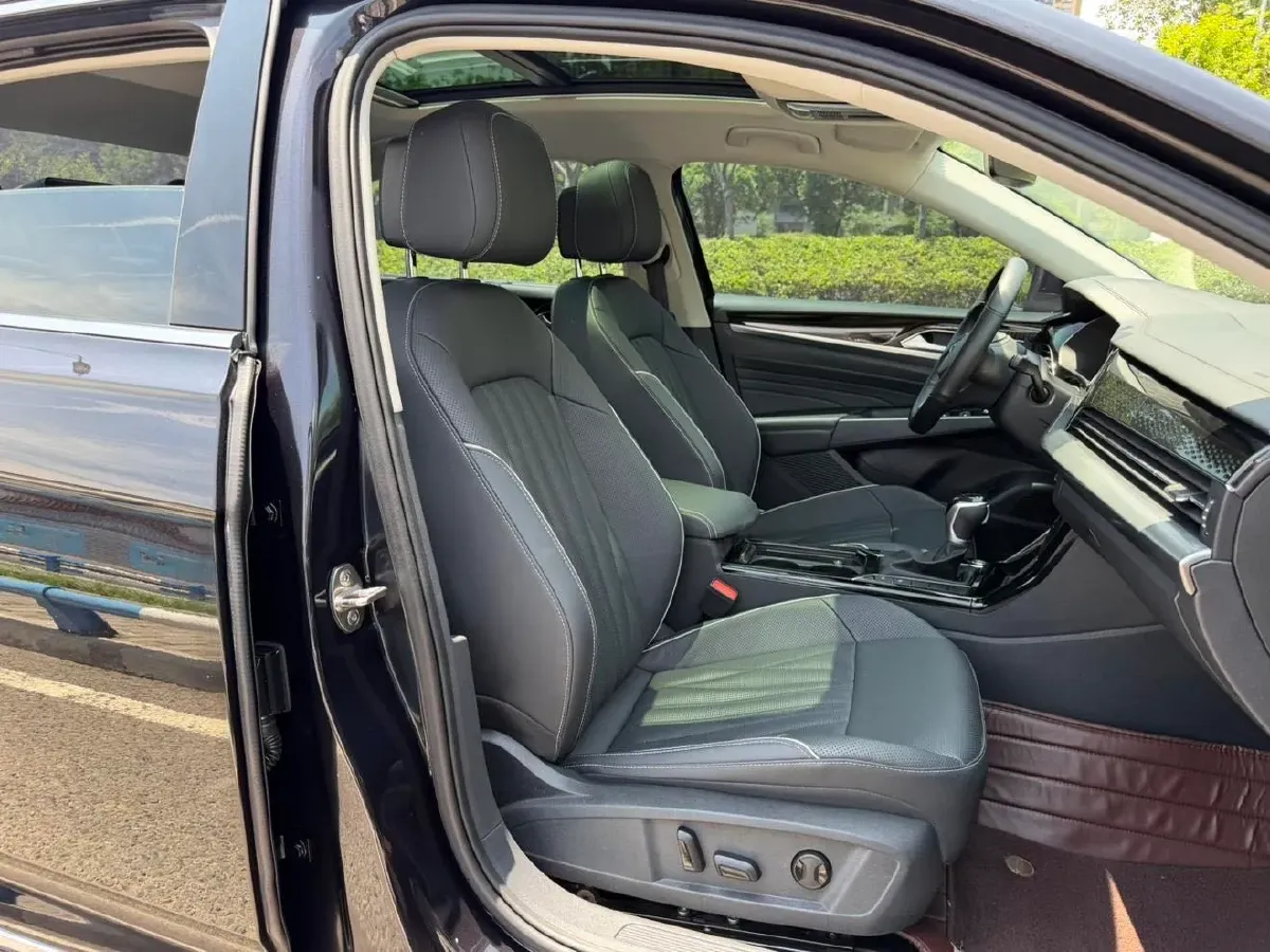 2022 Xpeng P7 BEV 60.2KWH,autocango,china used car exporter,china ev exporter,chinese used car exporter,chinese used ev exporter
