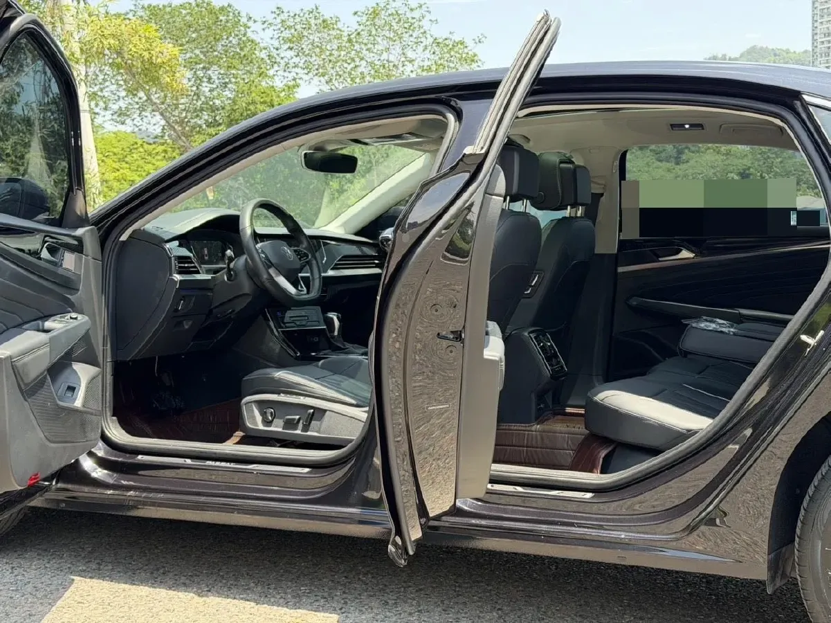 2022 Xpeng P7 BEV 60.2KWH,autocango,china used car exporter,china ev exporter,chinese used car exporter,chinese used ev exporter