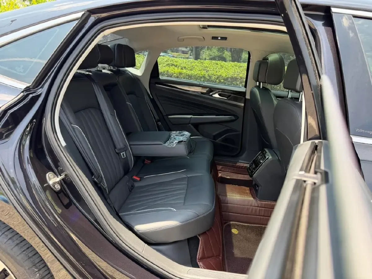 2022 Xpeng P7 BEV 60.2KWH,autocango,china used car exporter,china ev exporter,chinese used car exporter,chinese used ev exporter