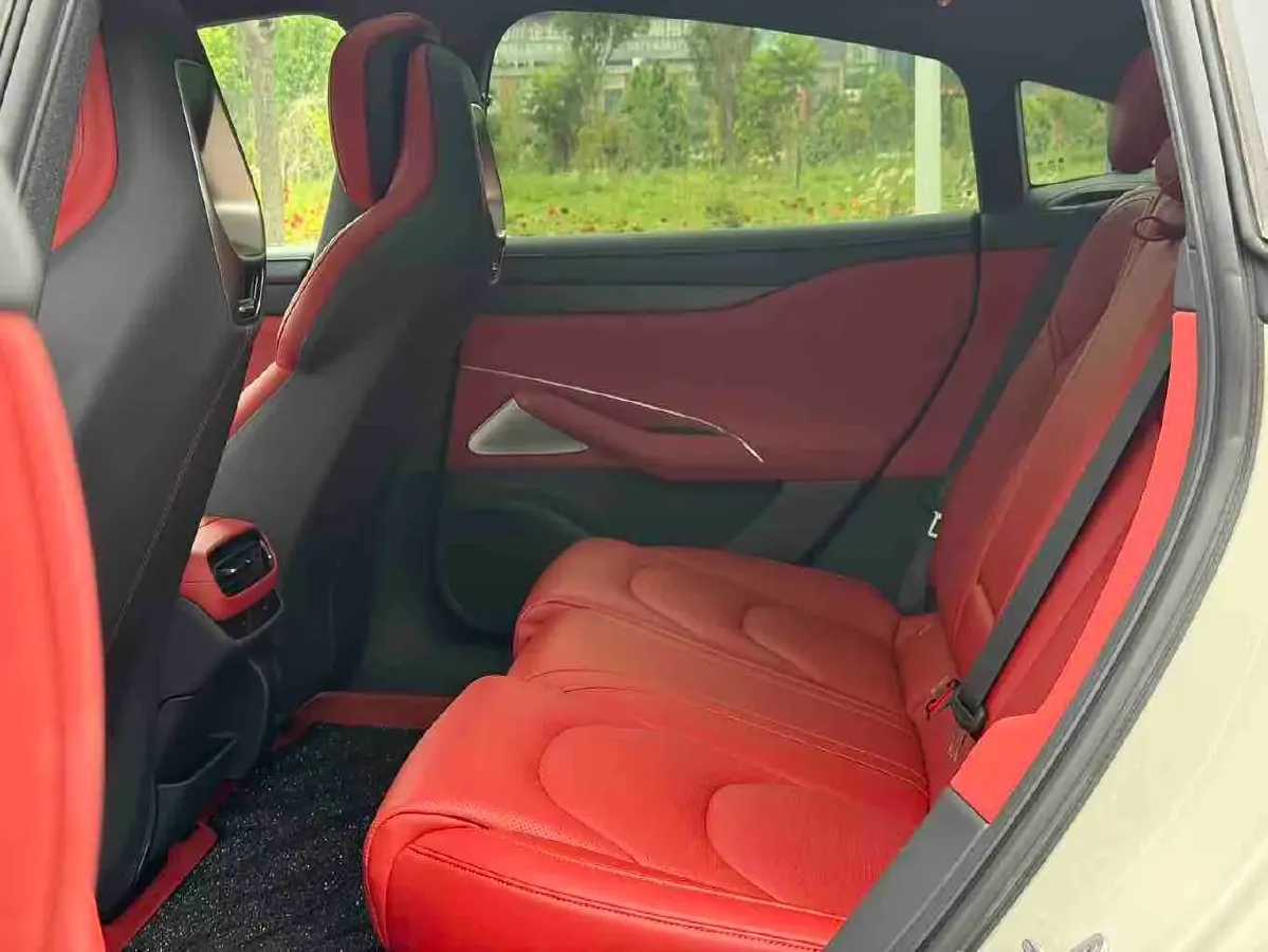 2024 MI SU7 BEV 73.6KWH,autocango,china used car exporter,china ev exporter,chinese used car exporter,chinese used ev exporter