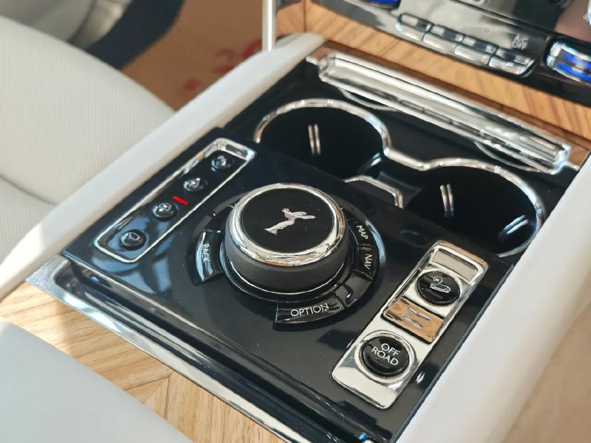 2018 Rolls-Royce Cullinan 6.7T 571HP V12 8AT,autocango,china used car exporter,china ev exporter,chinese used car exporter,chinese used ev exporter