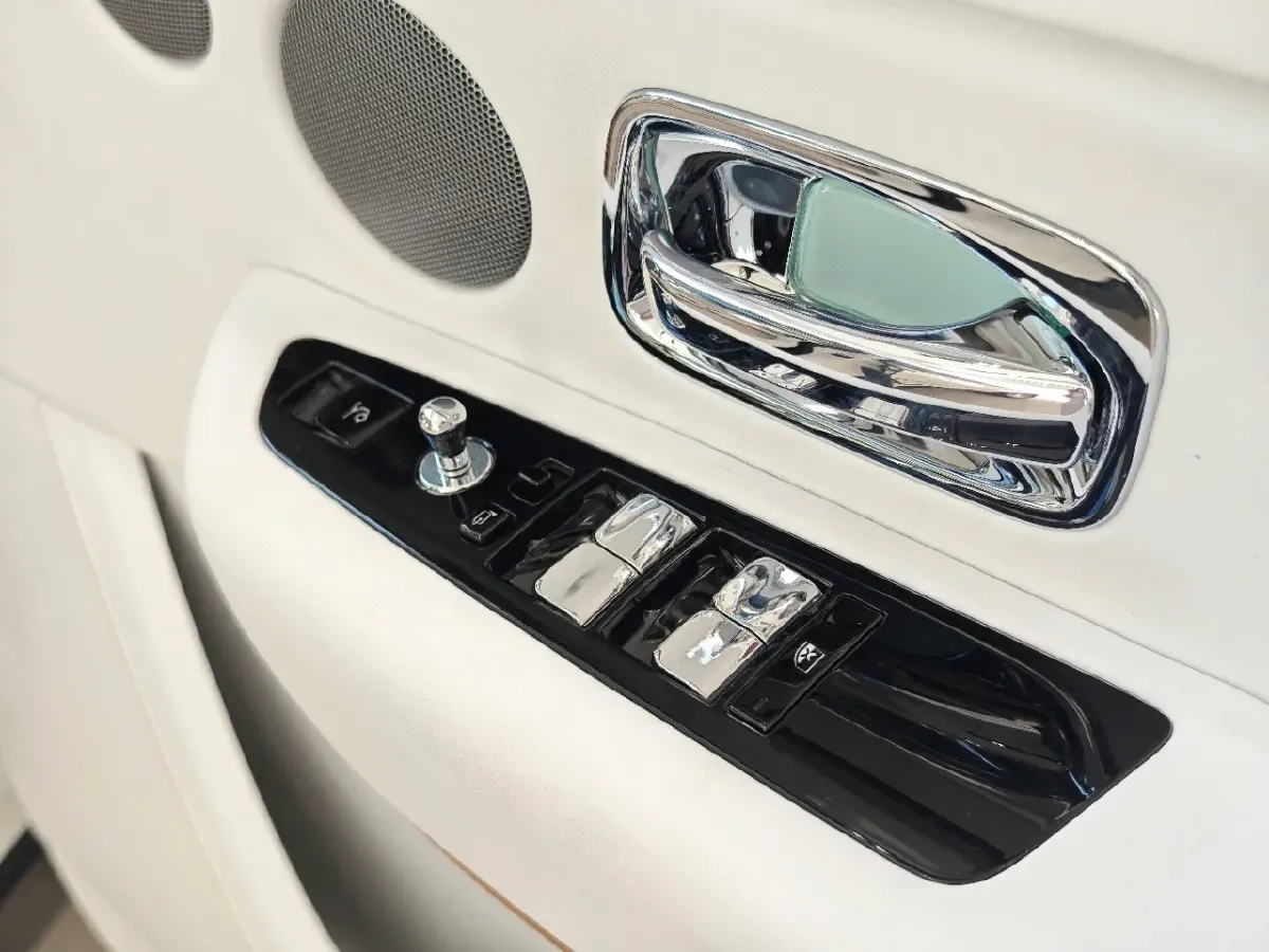 2018 Rolls-Royce Cullinan 6.7T 571HP V12 8AT,autocango,china used car exporter,china ev exporter,chinese used car exporter,chinese used ev exporter