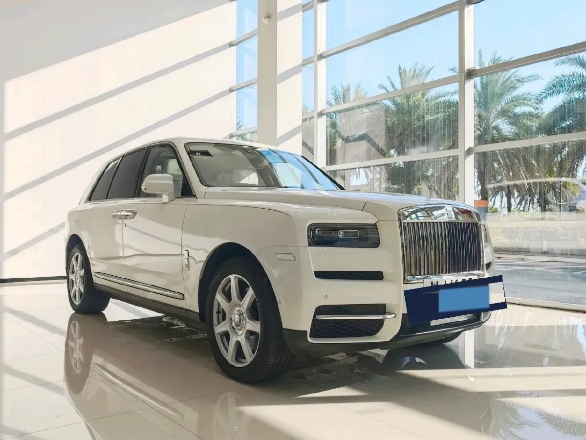 2018 Rolls-Royce Cullinan 6.7T 571HP V12 8AT,autocango,china used car exporter,china ev exporter,chinese used car exporter,chinese used ev exporter