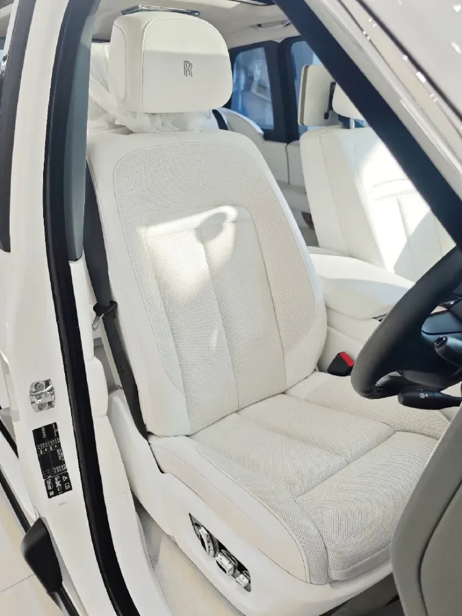 2018 Rolls-Royce Cullinan 6.7T 571HP V12 8AT,autocango,china used car exporter,china ev exporter,chinese used car exporter,chinese used ev exporter