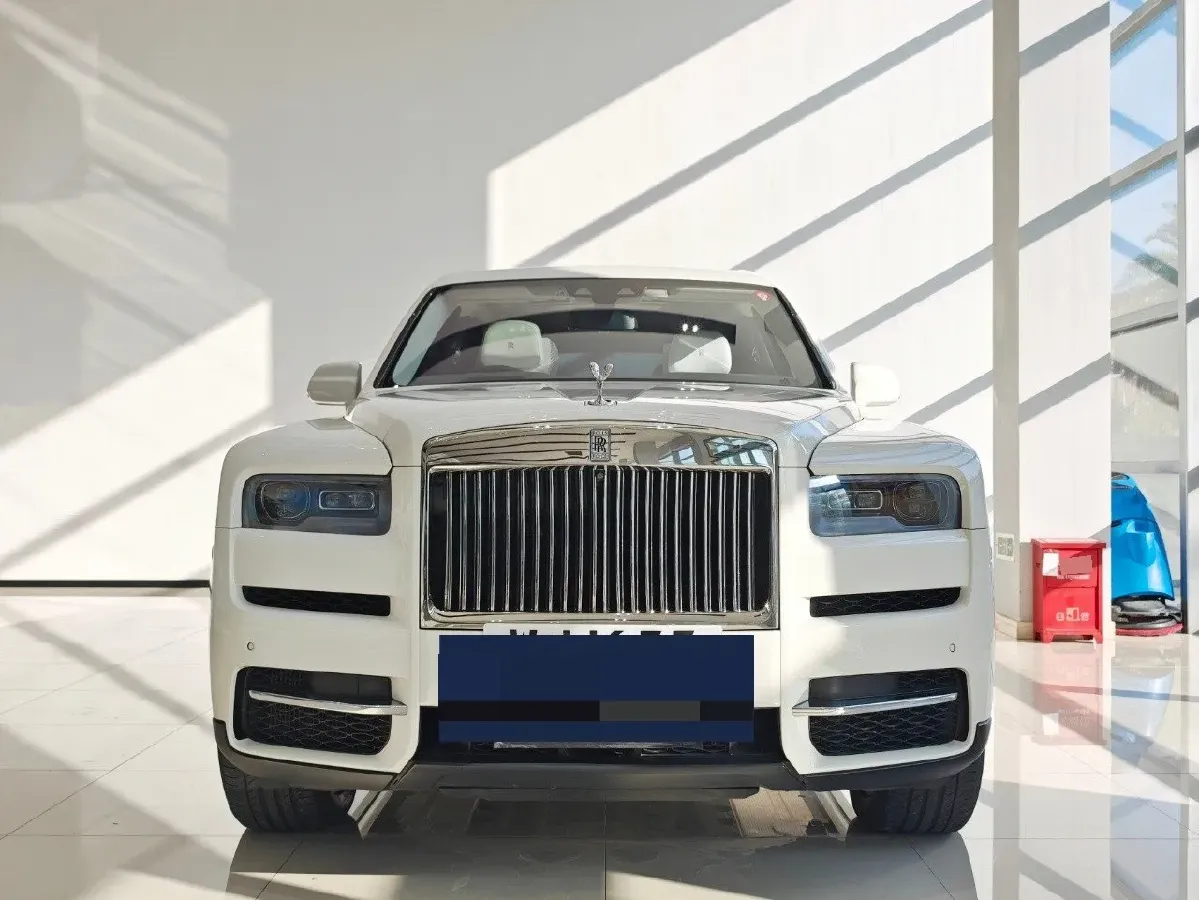 2018 Rolls-Royce Cullinan 6.7T 571HP V12 8AT,autocango,china used car exporter,china ev exporter,chinese used car exporter,chinese used ev exporter