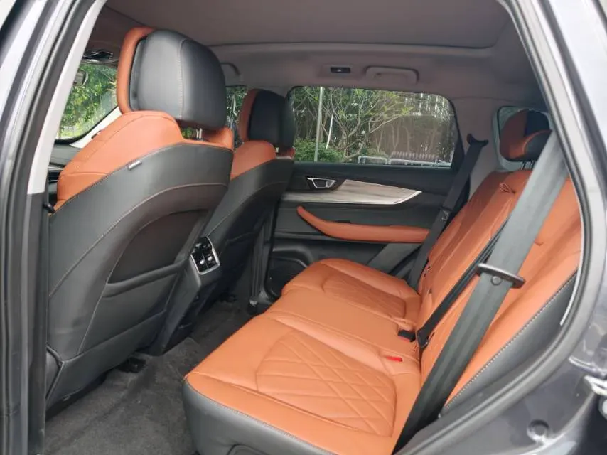 2021 Chery Tiggo 8 Plus 1.6T 197HP L4 7DCT,autocango,china used car exporter,china ev exporter,chinese used car exporter,chinese used ev exporter