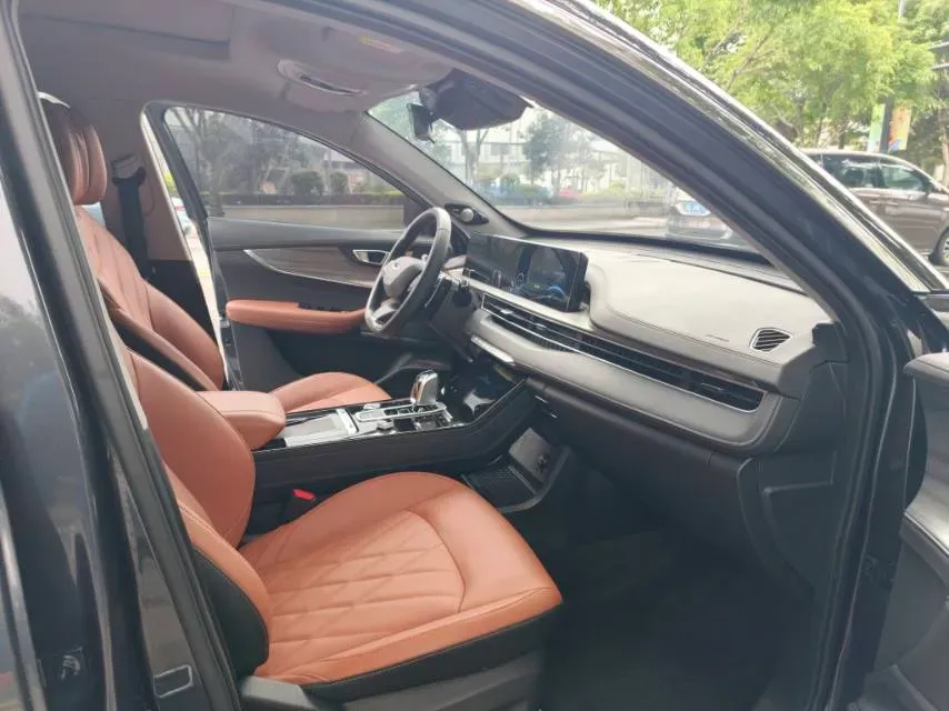 2021 Chery Tiggo 8 Plus 1.6T 197HP L4 7DCT,autocango,china used car exporter,china ev exporter,chinese used car exporter,chinese used ev exporter