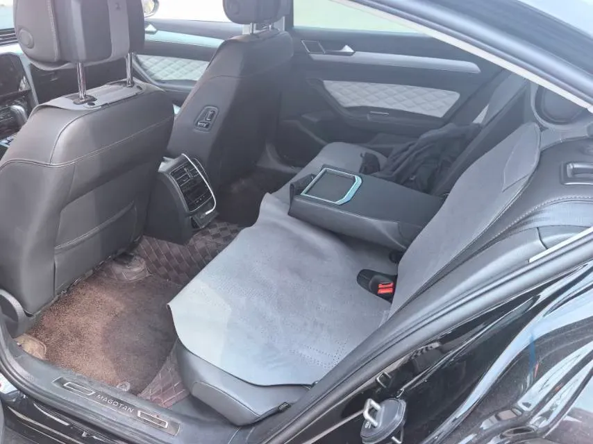2023 Volkswagen Magotan 2.0T 186HP L4 7DCT,autocango,china used car exporter,china ev exporter,chinese used car exporter,chinese used ev exporter