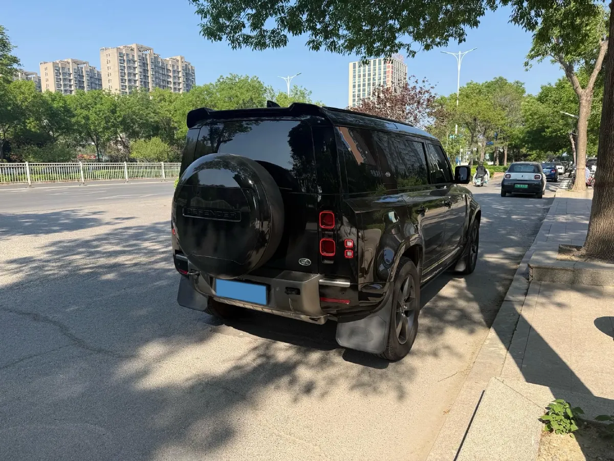 2024 Land Rover Defender 3.0T 400HP L6 8AT,autocango,china used car exporter,china ev exporter,chinese used car exporter,chinese used ev exporter