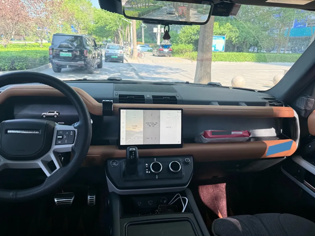 2024 Land Rover Defender 3.0T 400HP L6 8AT,autocango,china used car exporter,china ev exporter,chinese used car exporter,chinese used ev exporter