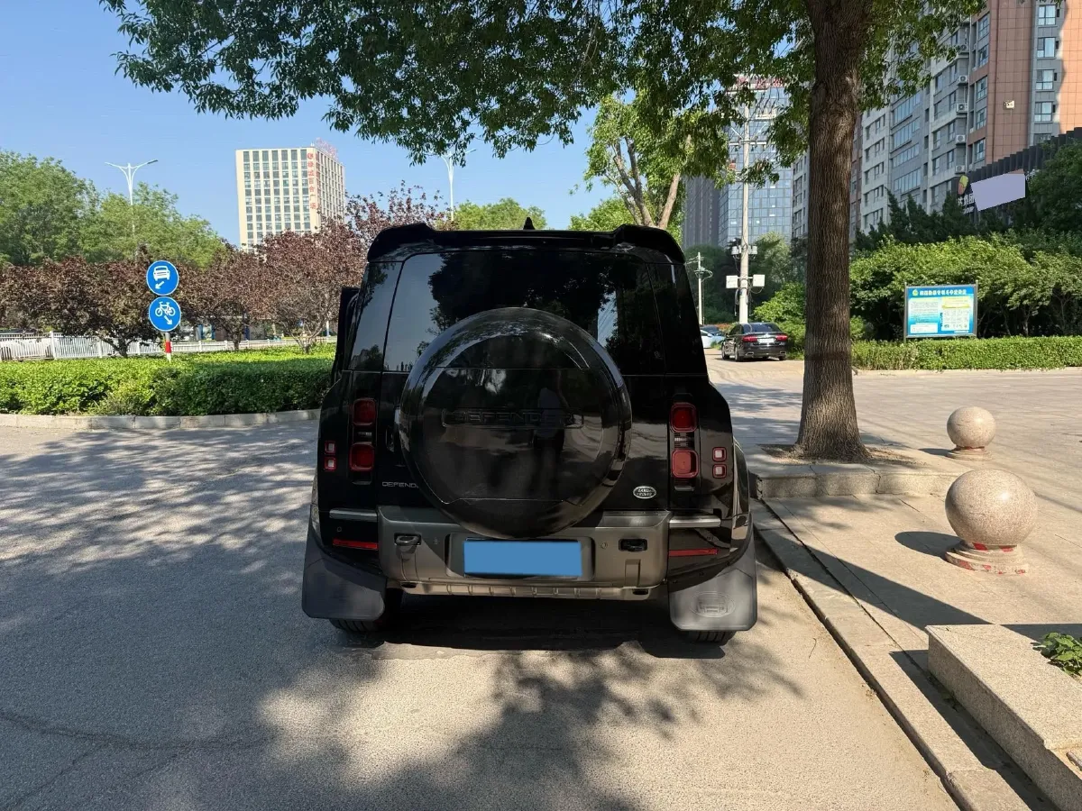 2024 Land Rover Defender 3.0T 400HP L6 8AT,autocango,china used car exporter,china ev exporter,chinese used car exporter,chinese used ev exporter