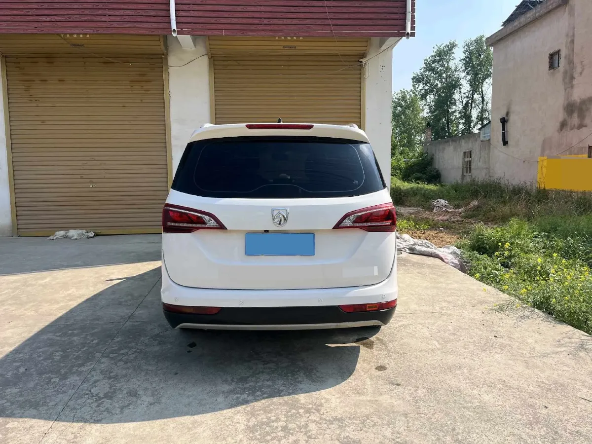 2019 BaoJun 730 1.5T 147HP L4 6MT,autocango,china used car exporter,china ev exporter,chinese used car exporter,chinese used ev exporter