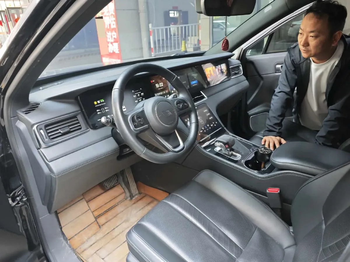 2020 Li ONE Range Extended 131HP REEV 40.5KWH,autocango,china used car exporter,china ev exporter,chinese used car exporter,chinese used ev exporter