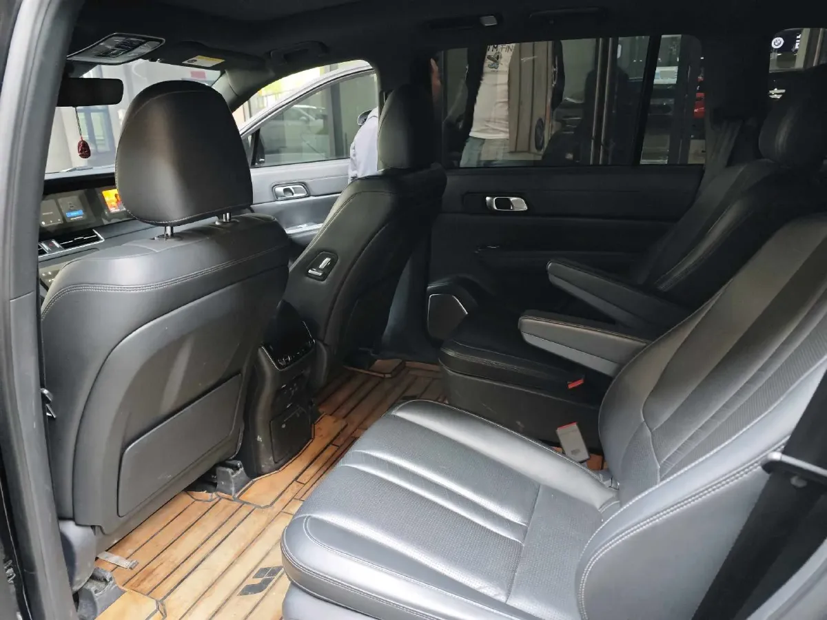 2020 Li ONE Range Extended 131HP REEV 40.5KWH,autocango,china used car exporter,china ev exporter,chinese used car exporter,chinese used ev exporter