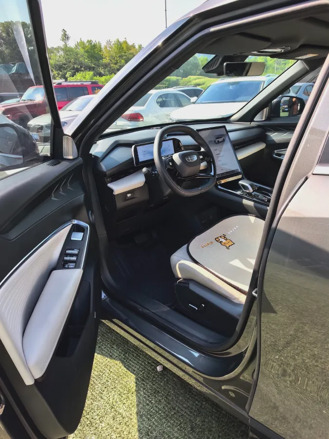 2023 Geely Azkarra 1.5T 181HP L4 7DCT,autocango,china used car exporter,china ev exporter,chinese used car exporter,chinese used ev exporter