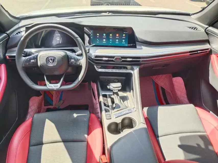 2021 ChangAn CS35 Plus 1.4T 160HP L4 7DCT,autocango,china used car exporter,china ev exporter,chinese used car exporter,chinese used ev exporter