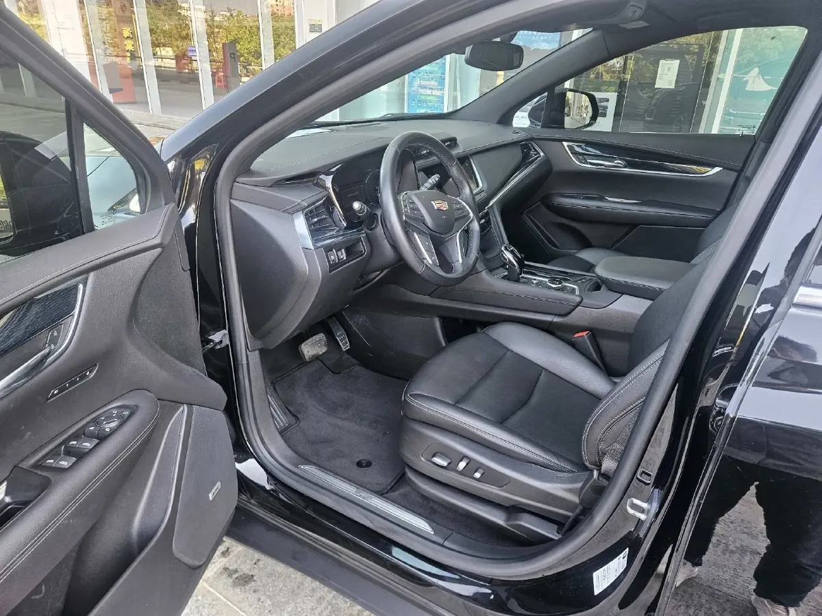 2024 Cadillac XT5 2.0T 237HP L4 9AT,autocango,china used car exporter,china ev exporter,chinese used car exporter,chinese used ev exporter