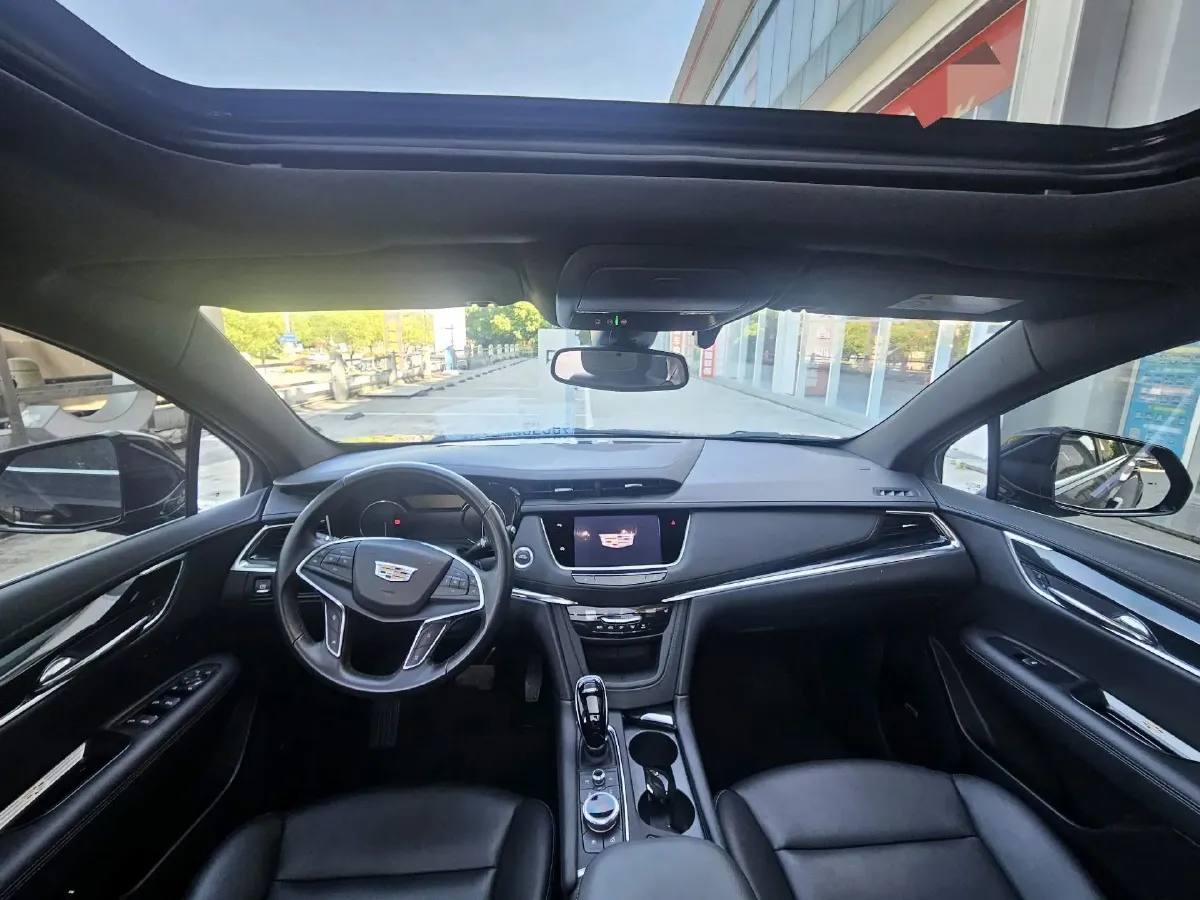 2024 Cadillac XT5 2.0T 237HP L4 9AT,autocango,china used car exporter,china ev exporter,chinese used car exporter,chinese used ev exporter