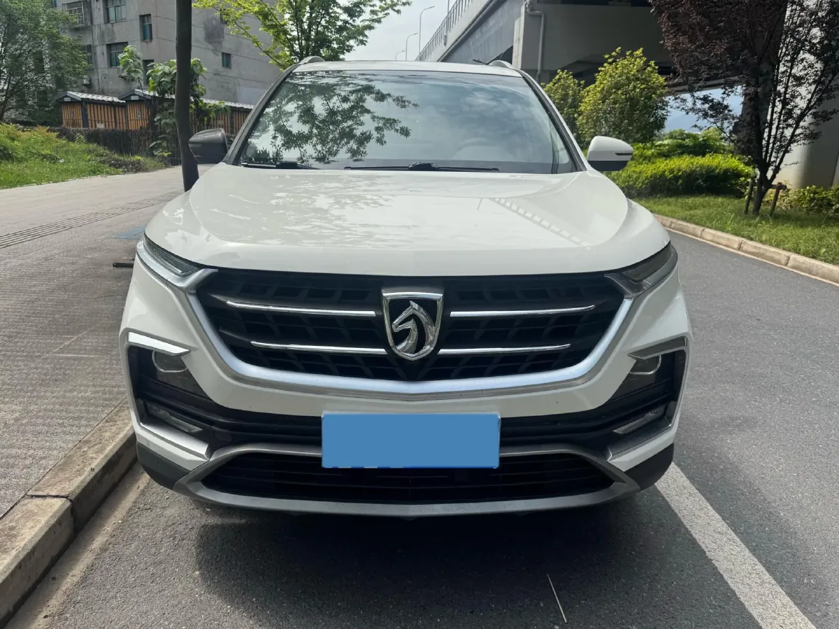 2018 BaoJun 530 1.5T 150HP L4 6MT,autocango,china used car exporter,china ev exporter,chinese used car exporter,chinese used ev exporter