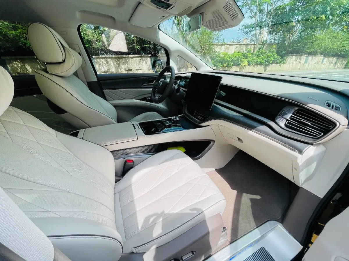 2022 HongQi HS7 3.0T 337HP V6 8AT,autocango,china used car exporter,china ev exporter,chinese used car exporter,chinese used ev exporter