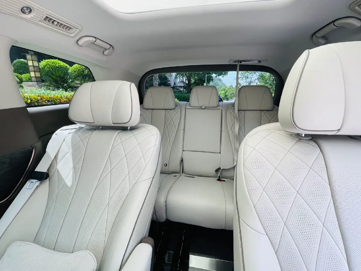 2022 HongQi HS7 3.0T 337HP V6 8AT,autocango,china used car exporter,china ev exporter,chinese used car exporter,chinese used ev exporter
