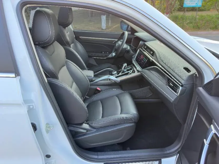 2020 Geely Azkarra 1.8T 184HP L4 7DCT,autocango,china used car exporter,china ev exporter,chinese used car exporter,chinese used ev exporter