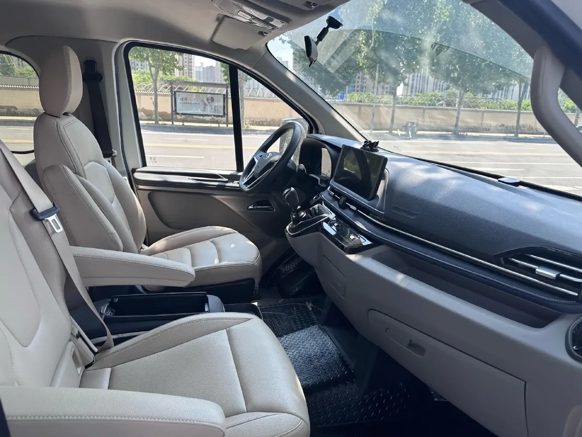 2023 MAXUS XinTu V70 2.0T 125HP L4 6MT,autocango,china used car exporter,china ev exporter,chinese used car exporter,chinese used ev exporter