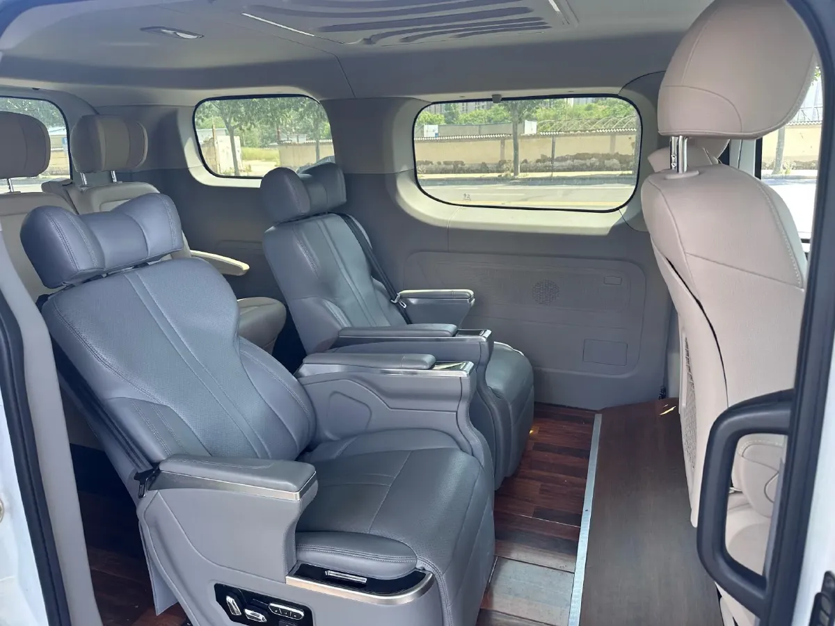 2023 MAXUS XinTu V70 2.0T 125HP L4 6MT,autocango,china used car exporter,china ev exporter,chinese used car exporter,chinese used ev exporter