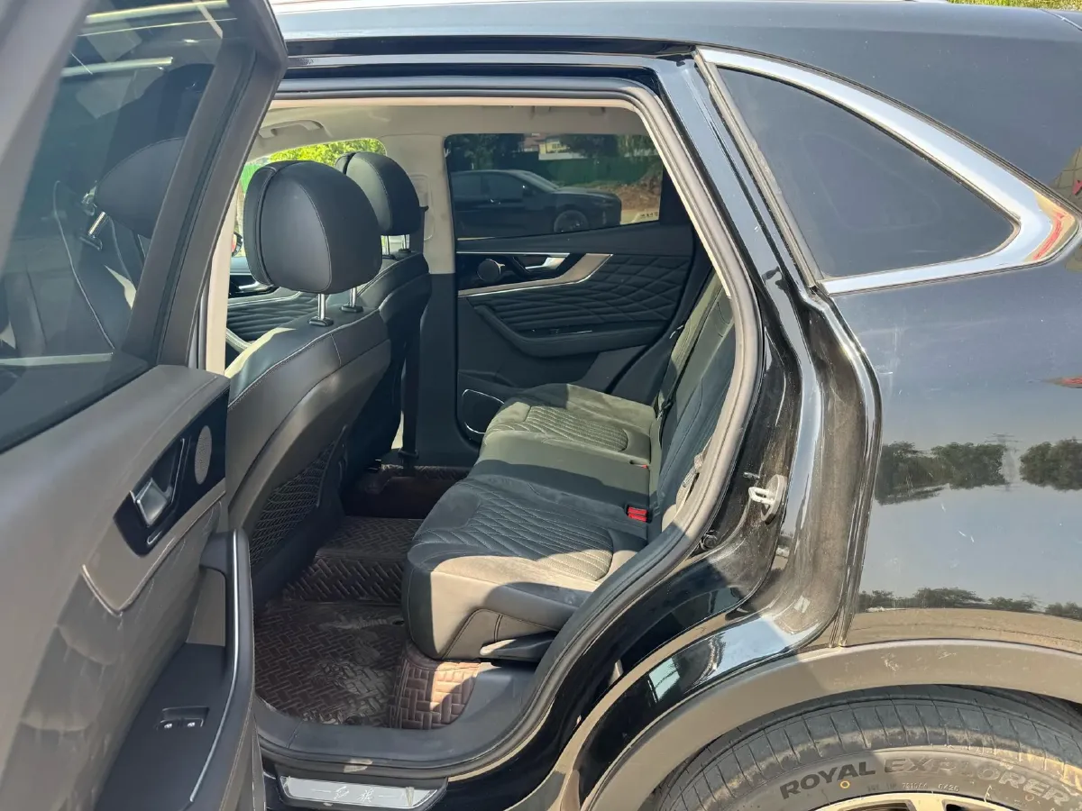 2022 HongQi HS5 2.0T 224HP L4 6AT,autocango,china used car exporter,china ev exporter,chinese used car exporter,chinese used ev exporter