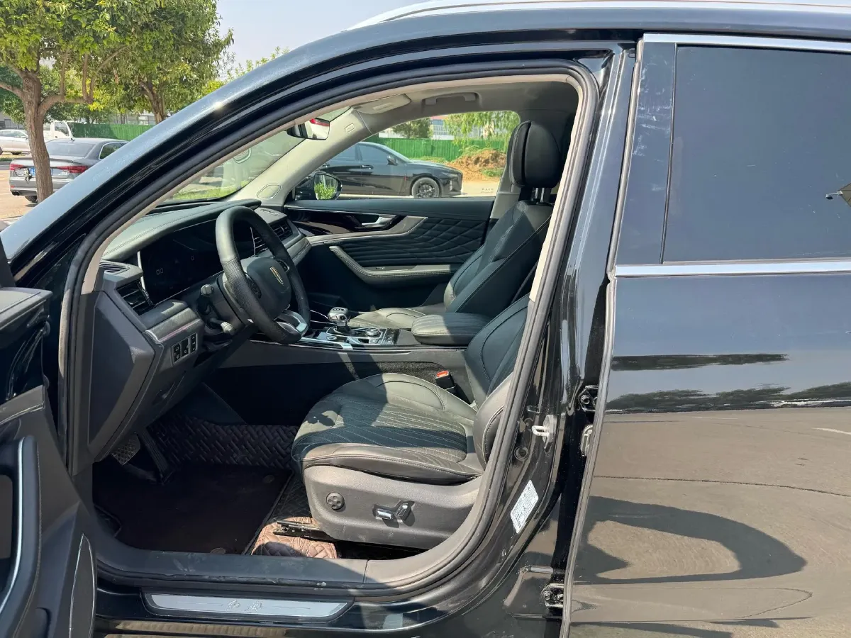 2022 HongQi HS5 2.0T 224HP L4 6AT,autocango,china used car exporter,china ev exporter,chinese used car exporter,chinese used ev exporter