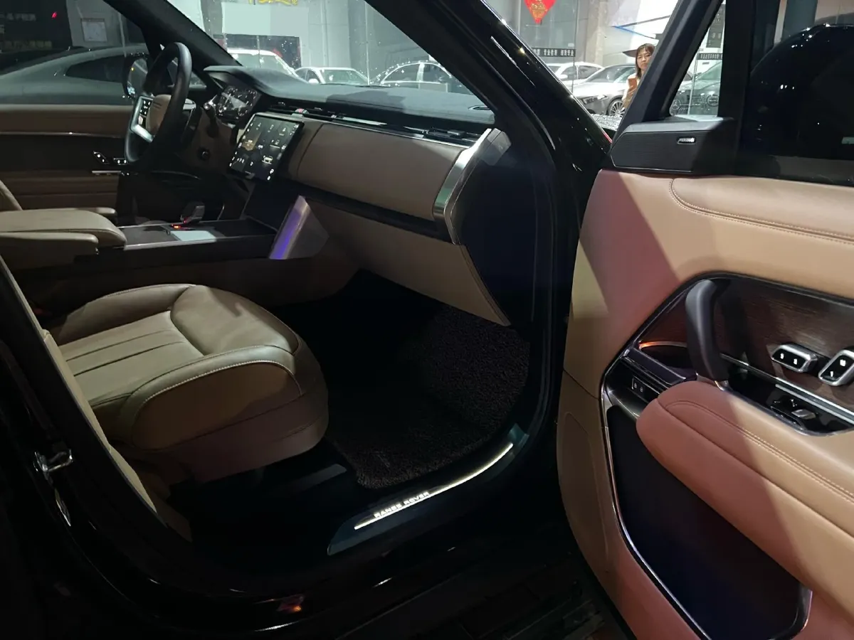 2025 Land Rover Range Rover 3.0T 400HP L6 8AT,autocango,china used car exporter,china ev exporter,chinese used car exporter,chinese used ev exporter