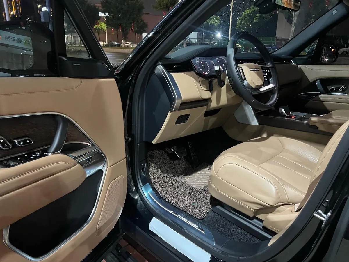 2025 Land Rover Range Rover 3.0T 400HP L6 8AT,autocango,china used car exporter,china ev exporter,chinese used car exporter,chinese used ev exporter