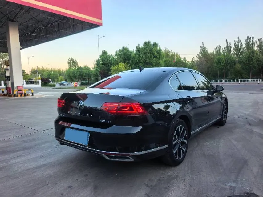 2020 Volkswagen Magotan 2.0T 186HP L4 7DCT,autocango,china used car exporter,china ev exporter,chinese used car exporter,chinese used ev exporter