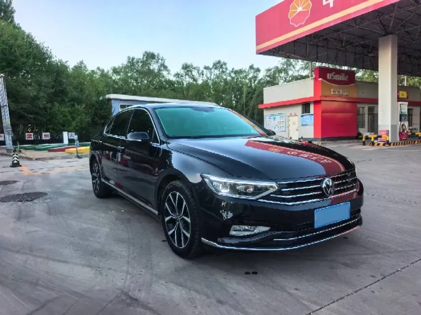 2020 Volkswagen Magotan 2.0T 186HP L4 7DCT,autocango,china used car exporter,china ev exporter,chinese used car exporter,chinese used ev exporter
