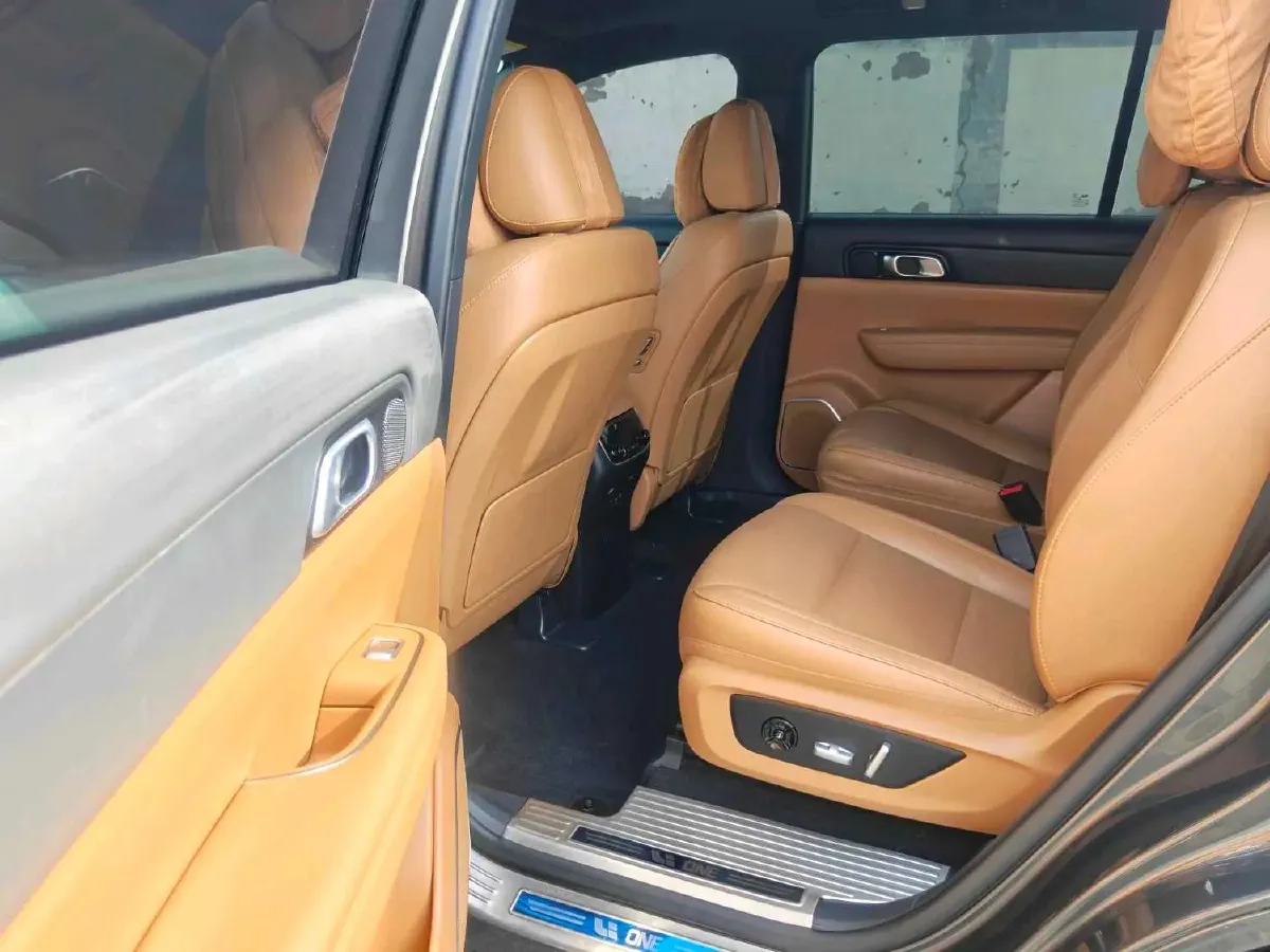 2021 Li ONE Range Extended 131HP REEV 40.5KWH,autocango,china used car exporter,china ev exporter,chinese used car exporter,chinese used ev exporter