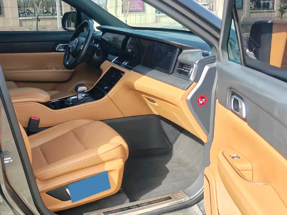 2021 Li ONE Range Extended 131HP REEV 40.5KWH,autocango,china used car exporter,china ev exporter,chinese used car exporter,chinese used ev exporter