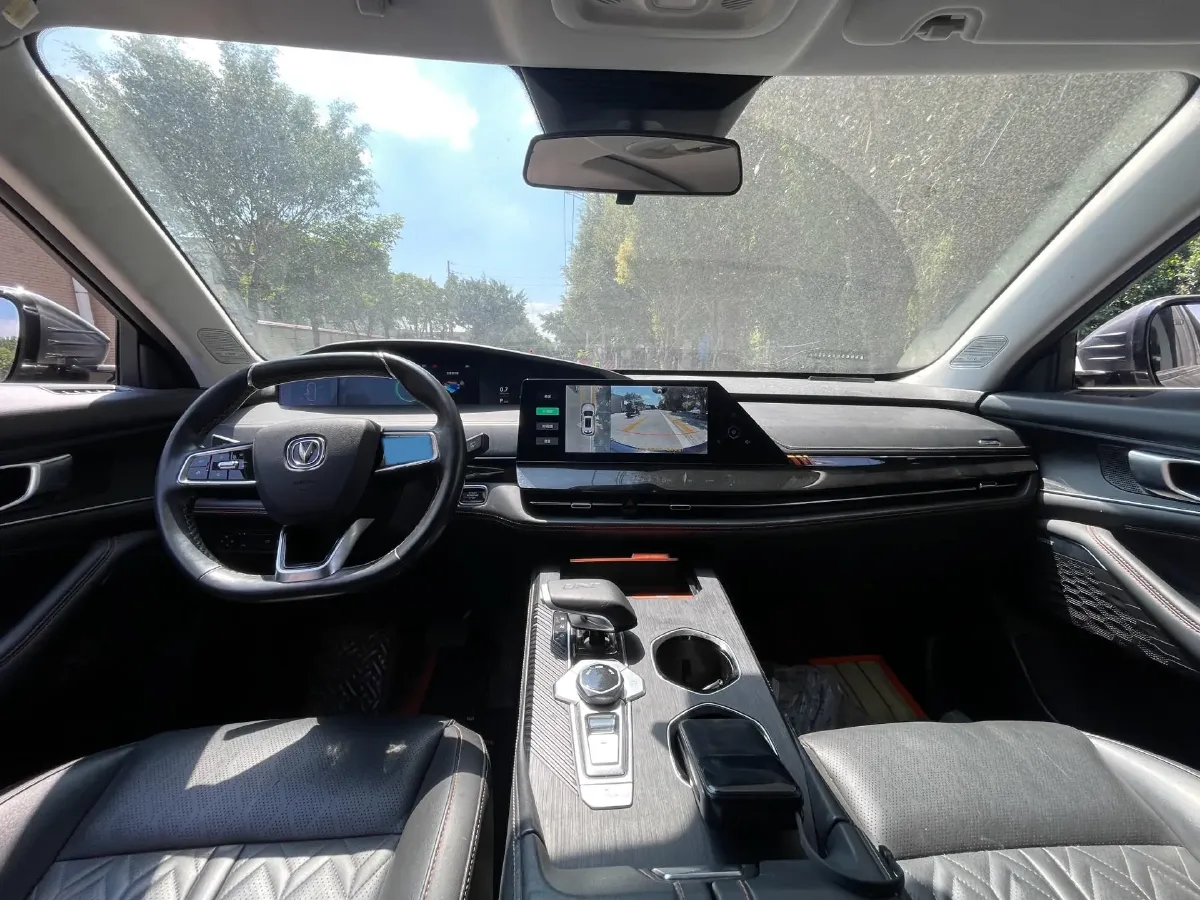 2021 ChangAn UNI-K 2.0T 233HP L4 8AT,autocango,china used car exporter,china ev exporter,chinese used car exporter,chinese used ev exporter