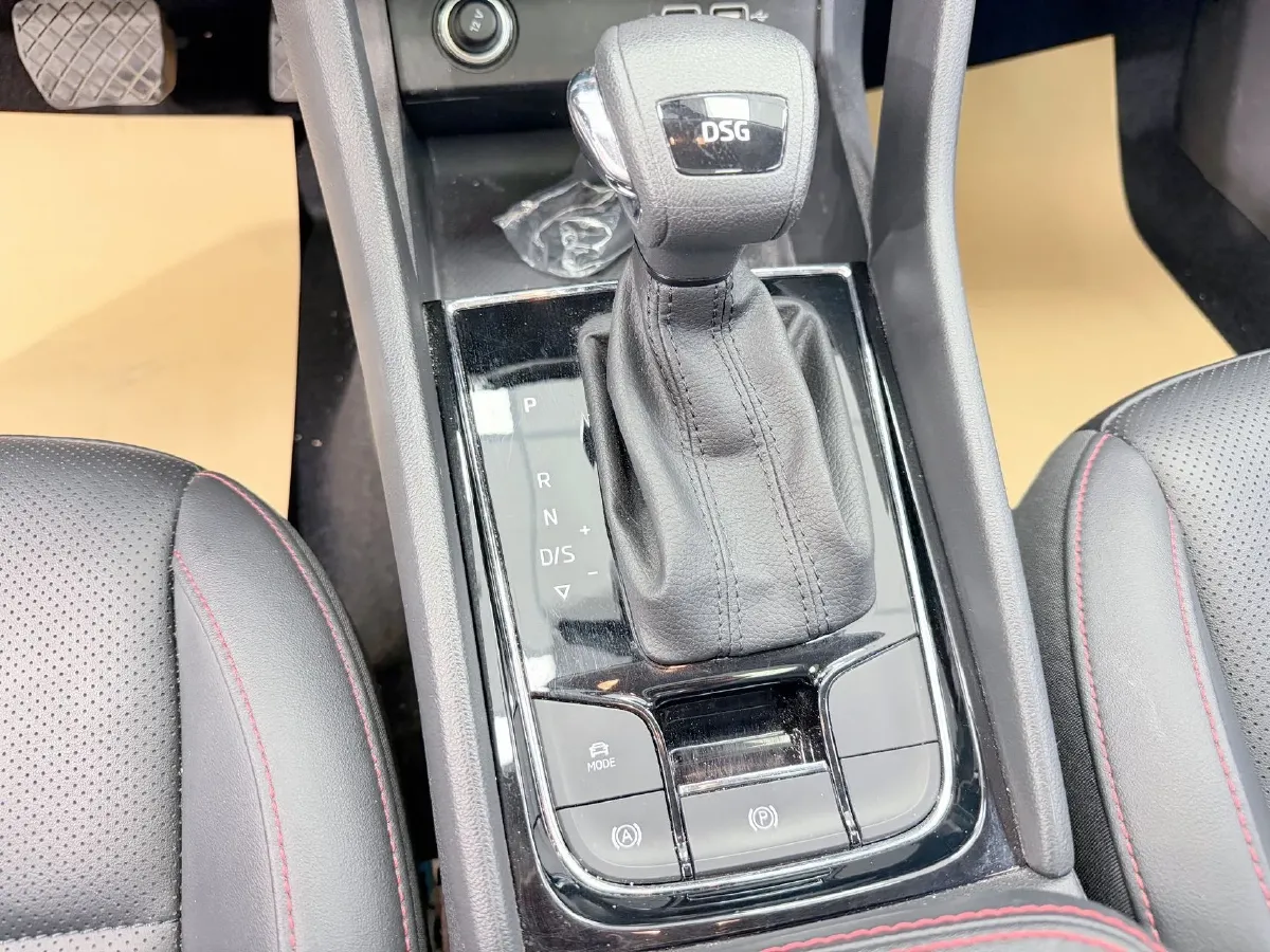 2023 Skoda Karoq 1.4T 150HP L4 7DCT,autocango,china used car exporter,china ev exporter,chinese used car exporter,chinese used ev exporter