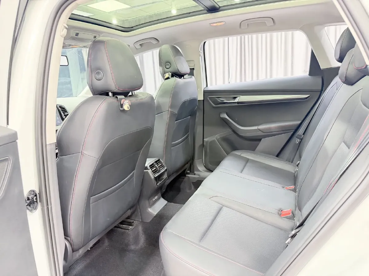 2023 Skoda Karoq 1.4T 150HP L4 7DCT,autocango,china used car exporter,china ev exporter,chinese used car exporter,chinese used ev exporter