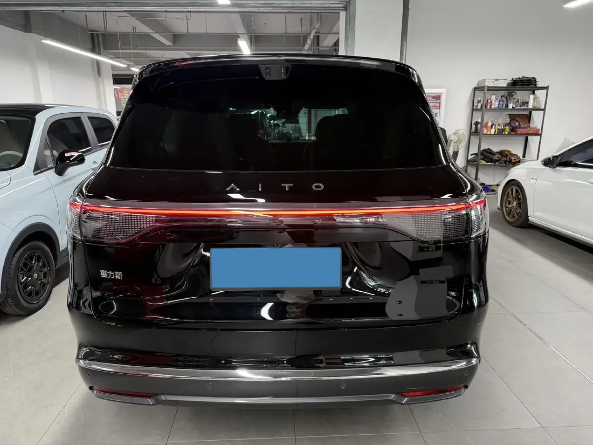 2025 AITO AITO M8 REEV 160HP REEV 53.4KWH,autocango,china used car exporter,china ev exporter,chinese used car exporter,chinese used ev exporter