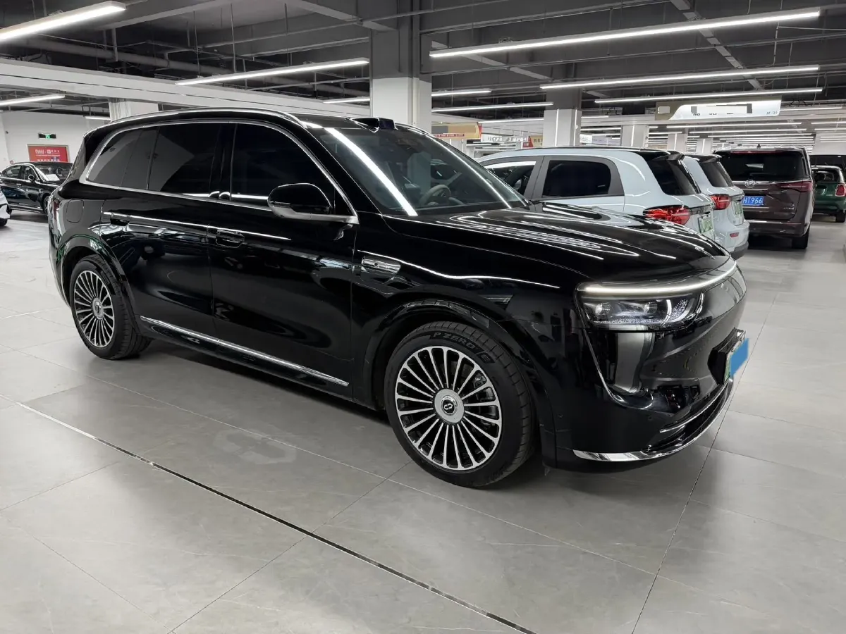 2025 AITO AITO M8 REEV 160HP REEV 53.4KWH,autocango,china used car exporter,china ev exporter,chinese used car exporter,chinese used ev exporter